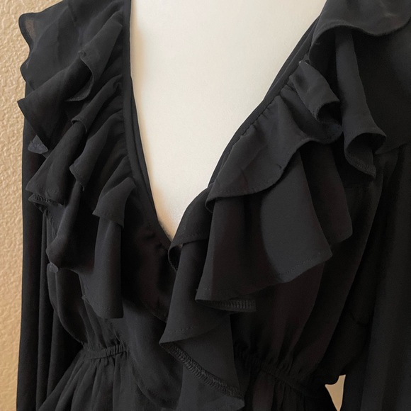 Abercrombie & Fitch Elegant Black Blouse Ruffle V Neck Size xl - Picture 3 of 7